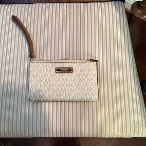 Michael Kors Wallet Wristlet